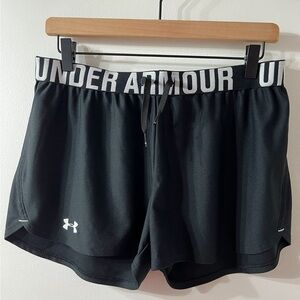 Under Armour Women’s Loose Short. Black & White. Medium. Gently worn.